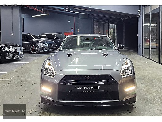 Nissan GT-R
